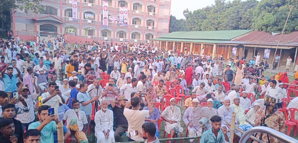 Crowds gather at BNP's rally in Baradhul Union, Belkuchi