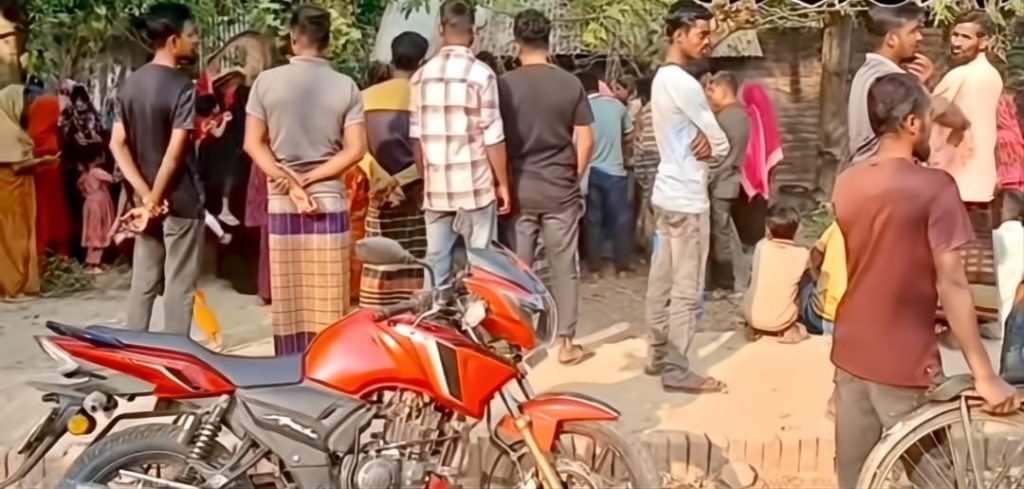 In Damurhuda, motorcycle lost control and collided with a tree, killed-2