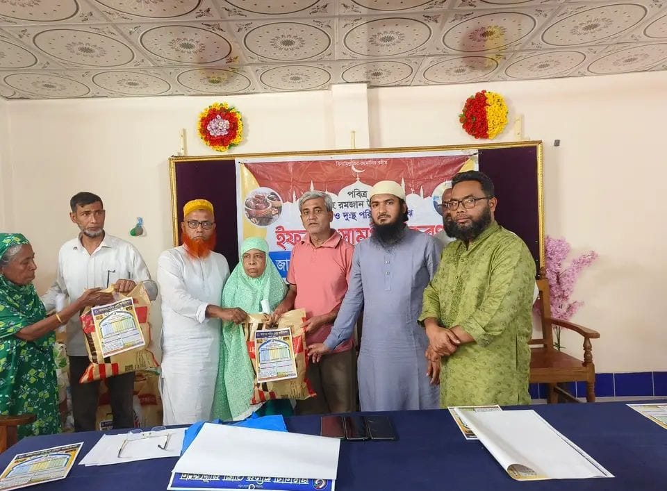 Iftar items distributed among 300 poor families in Amtali