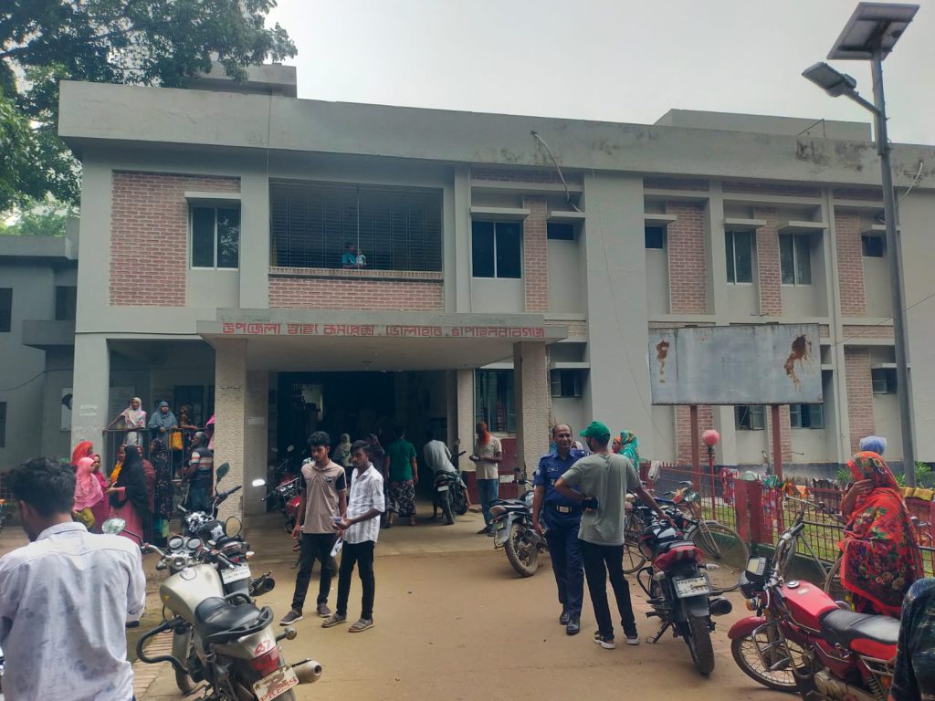 1 dead in motorcycle head-on collision in Bholahat
