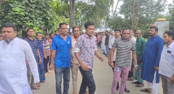 Allegations of irregularities in family card assignment in Mohammadpur, Magura, demand removal of UNO