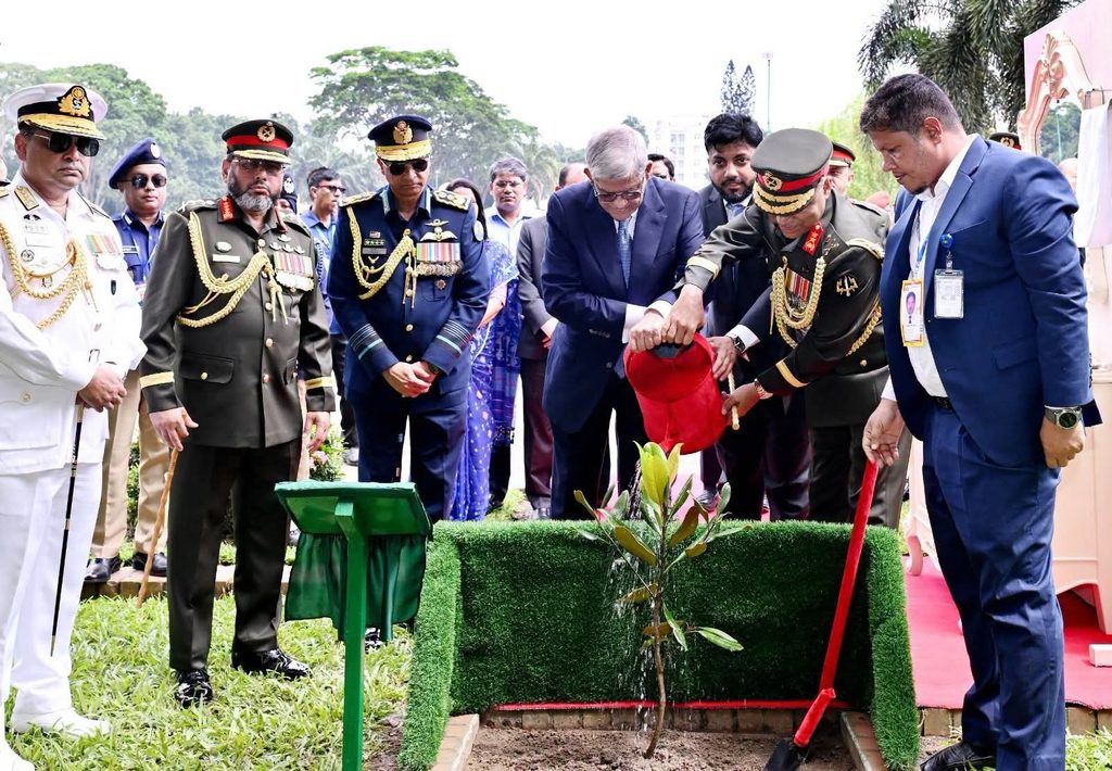 His Excellency the 23rd President Mirza Fakhrul Islam Alamgir laid a wreath at the National Memorial